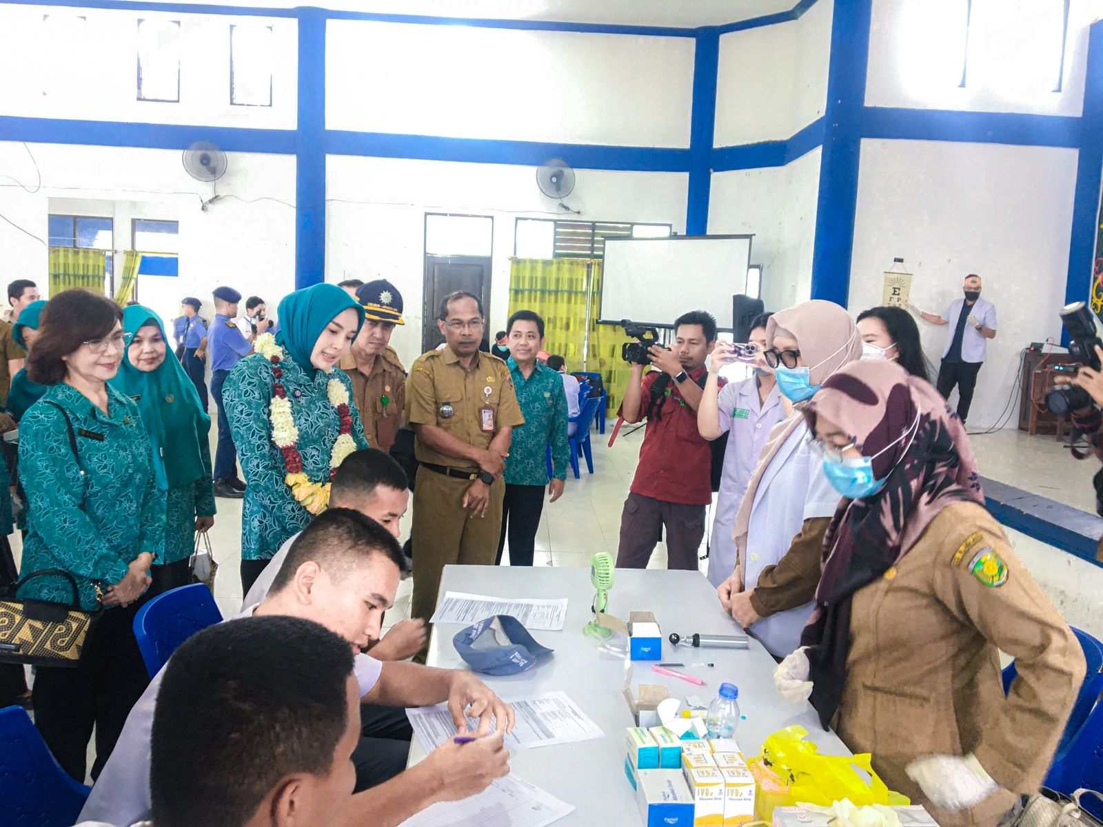 Ketua TP-PKK Kalteng Kunjungi SMA di Palangka Raya, Dorong Kesadaran Hidup Sehat Pelajar Lewat CKG dan MBG