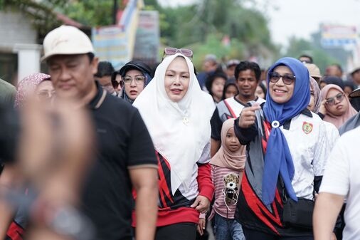 Jalan Sehat Kalteng Berkah 2024 di Bartim, Disbudpar Prov. Kalteng Persembahkan Hiburan