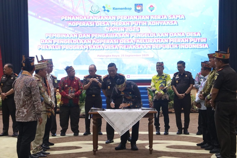 Bupati Pulang Pisau Tandatangani PKS Program Jaksa Garda Desa dan Koperasi Merah Putih