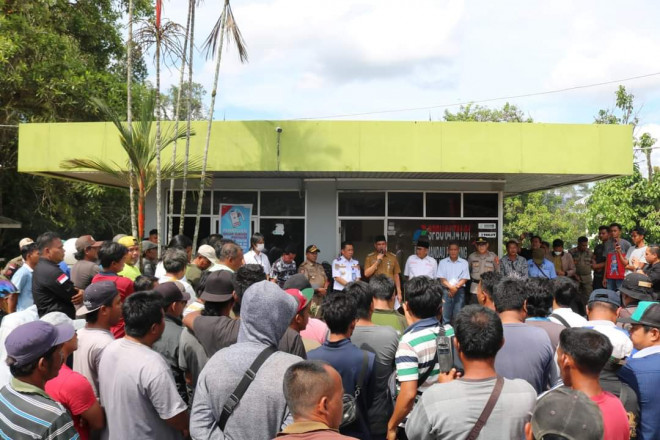 Pj Bupati Kobar Launching Penyaluran BBM Subsidi bagi Kendaraan Angkutan Orang dan Barang