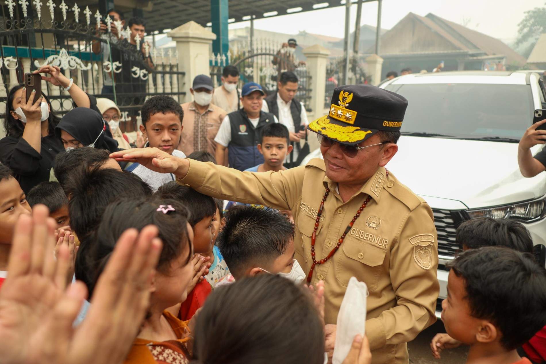 Salurkan 600 Paket Bantuan Pangan di Tanjung Pinang, Gubernur Agustiar Sabran Tekankan Bantuan Tepat Sasaran   