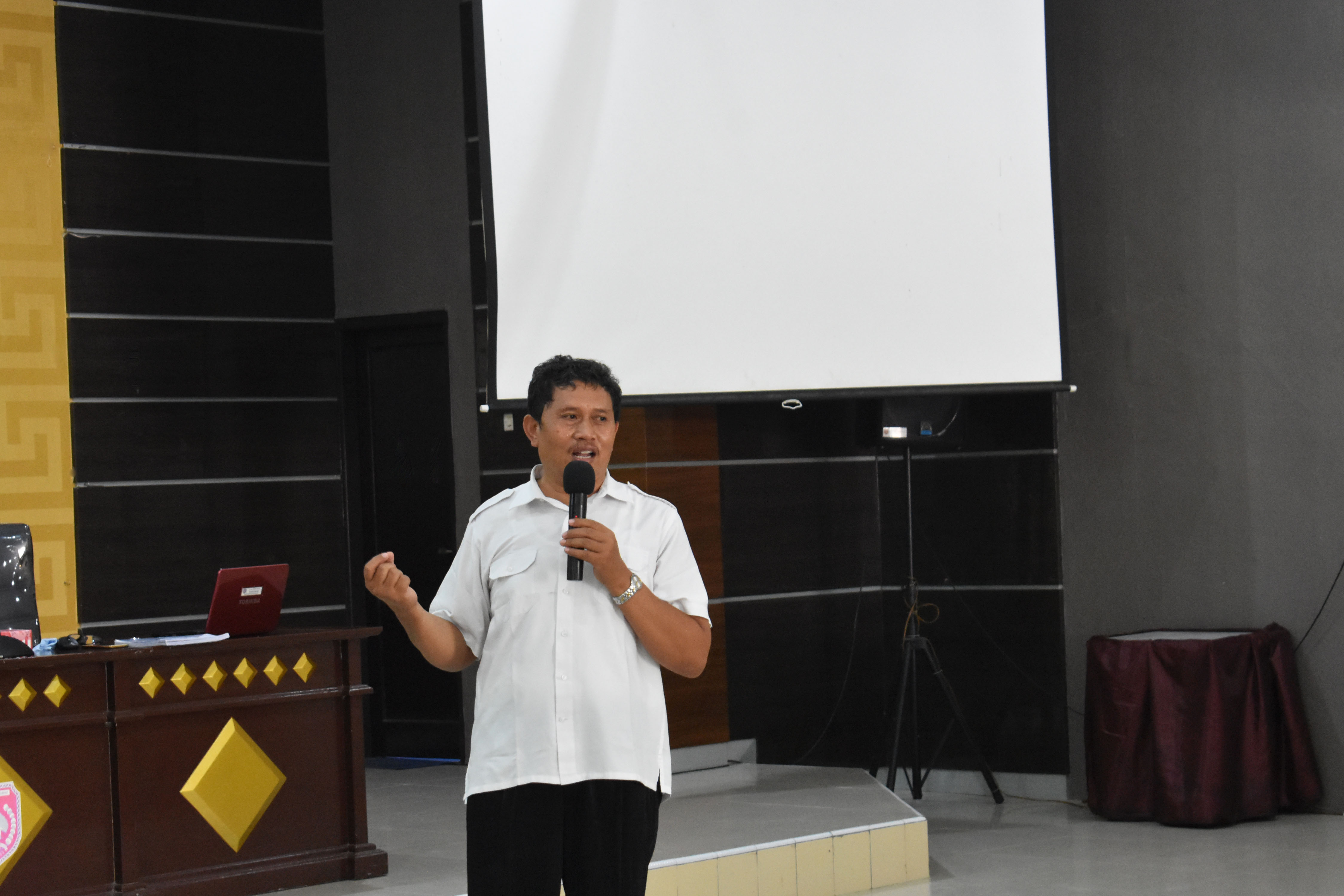 Aparat Desa di Kobar Ikuti Pelatihan Aturan Pengelolaan Keuangan Desa yang Baru