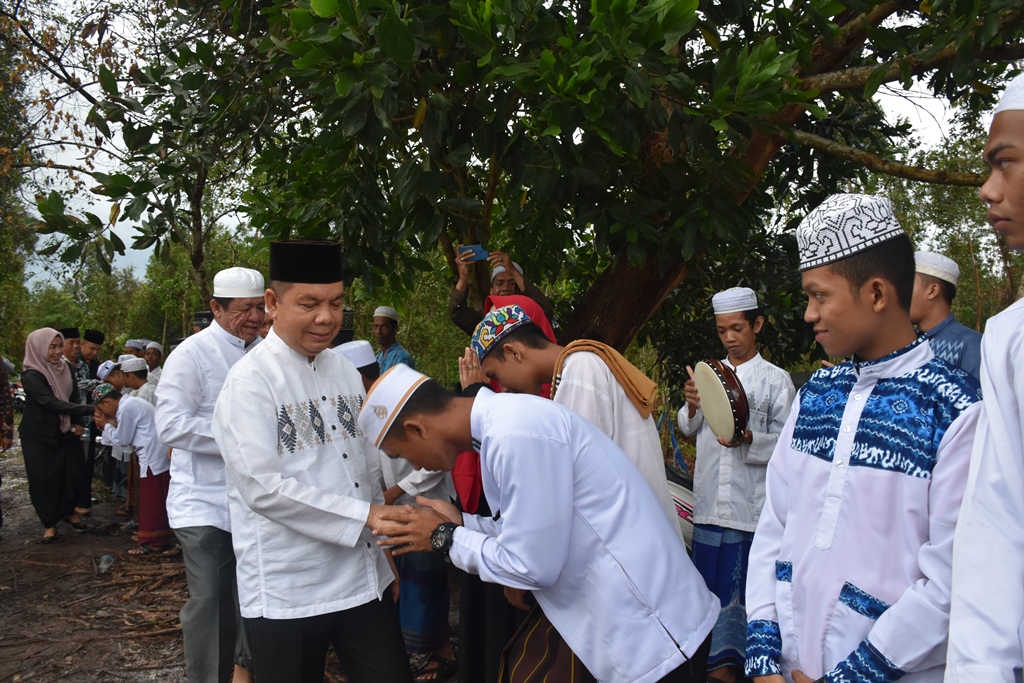Ben Resmikan Yayasan Ponpes Bifahmiddin