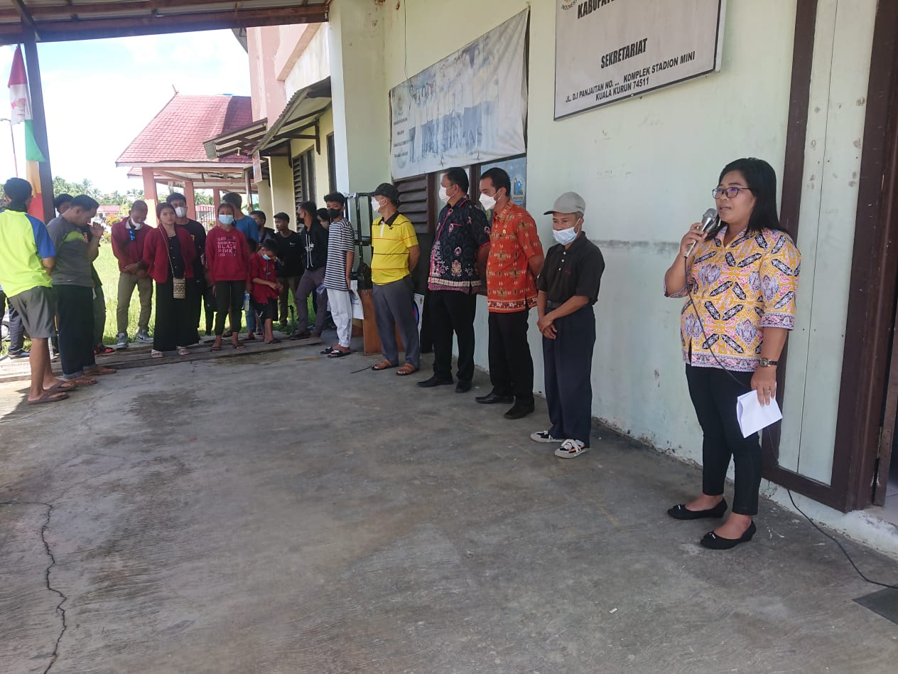 KONI Gumas Lepas Atlet PBSI untuk Ikuti Kejuaraan di Murung Raya