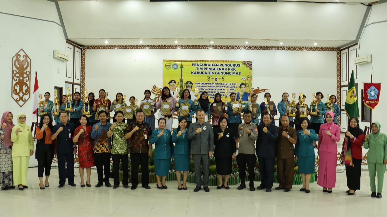 Bupati Gumas Kukuhkan Pengurus TP-PKK Masa Bakti 2019 - 2024