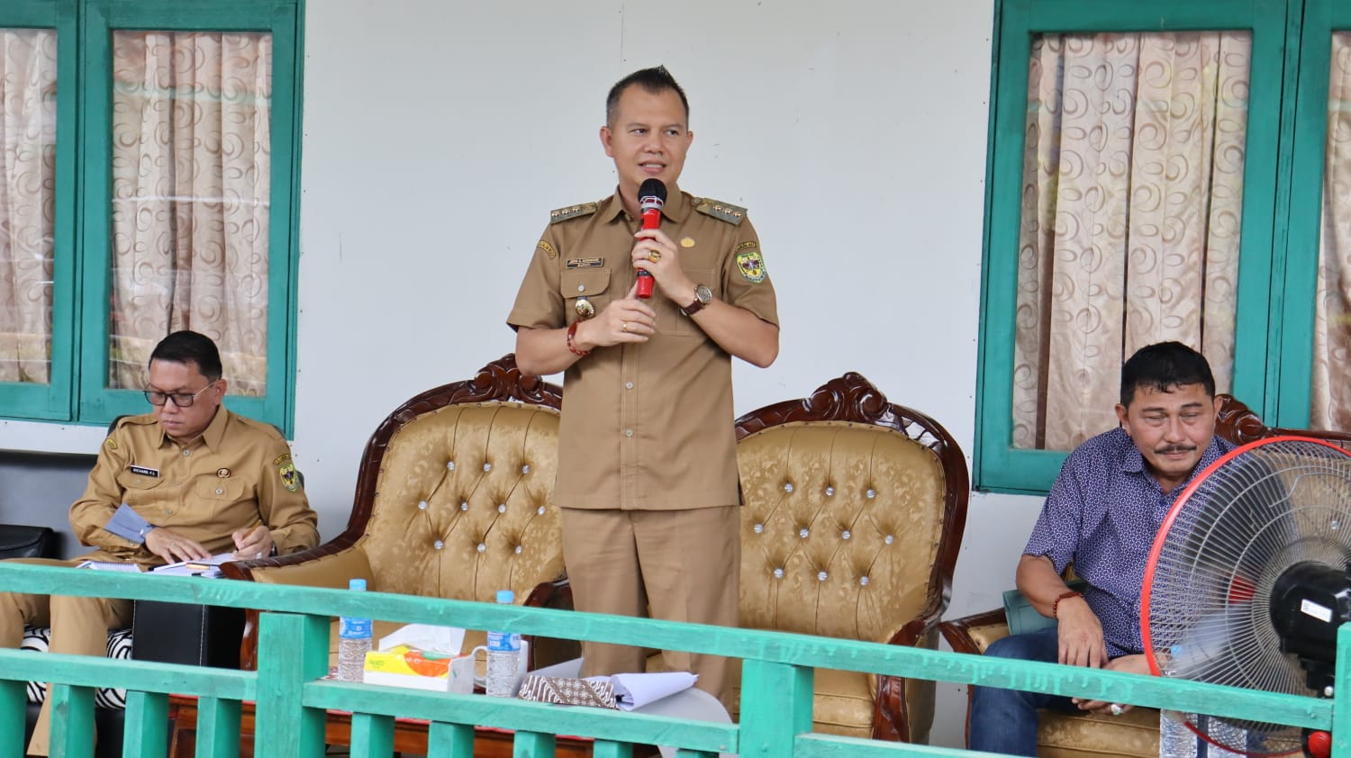 Bupati Gunung Mas Pimpin Rapat Mediasi Sengketa Lahan Plasma 
