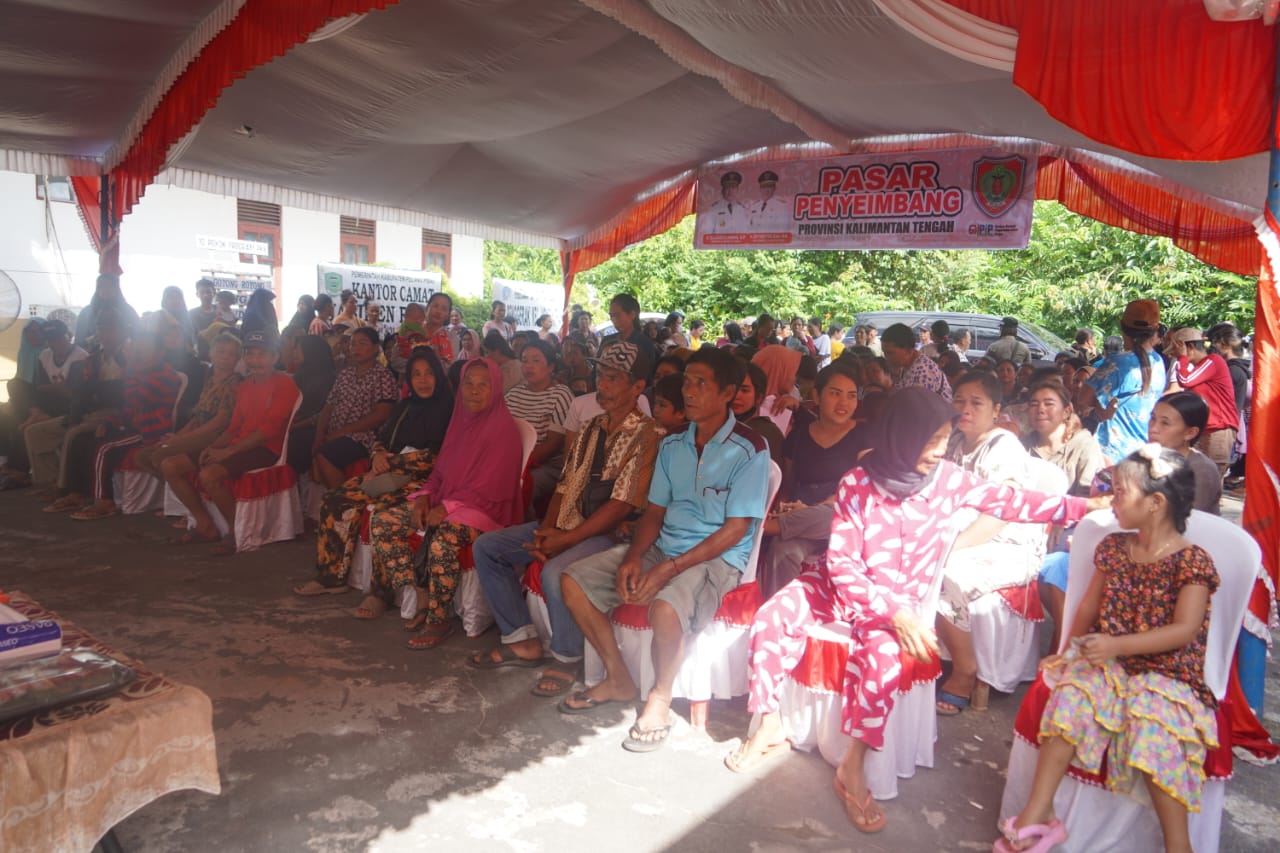 Ribuan Masyarakat Pulang Pisau Antusias Serbu Pasar Penyeimbang