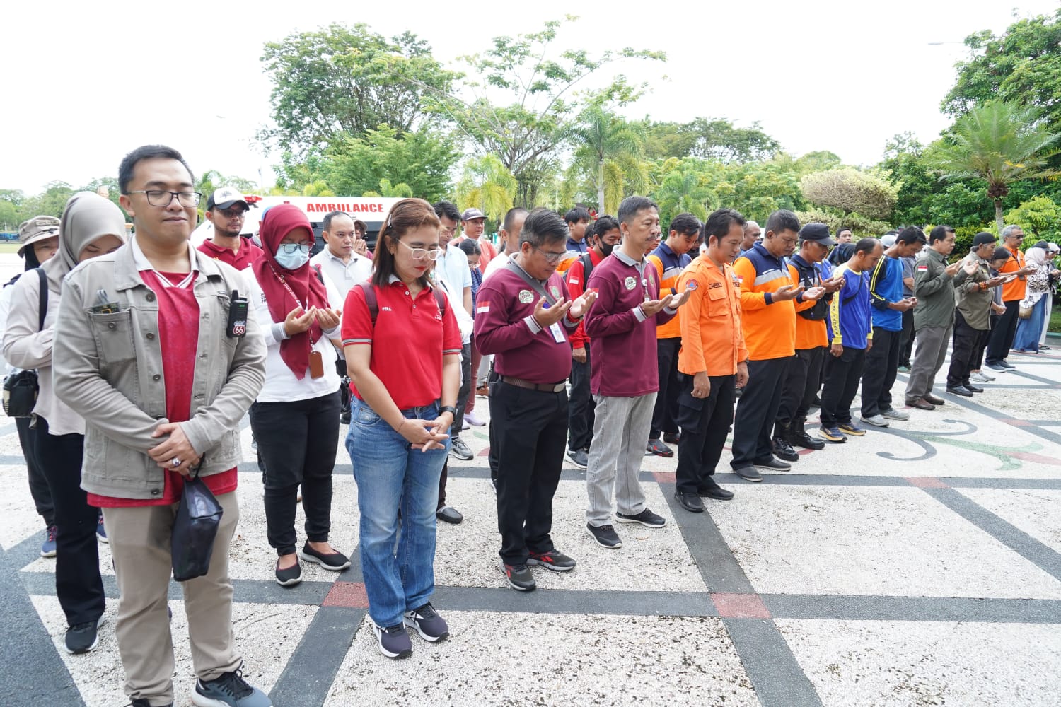 Gubernur  Sugianto Sabran Berangkatkan Bantuan 100 Ribu Paket Sembako, untuk Warga Terdampak Banjir DAS Barito