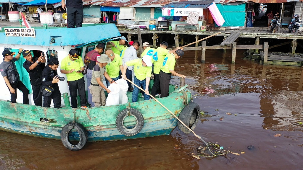 Ben Ajak Masyarakat Kapuas Selalu Jaga Kebersihan