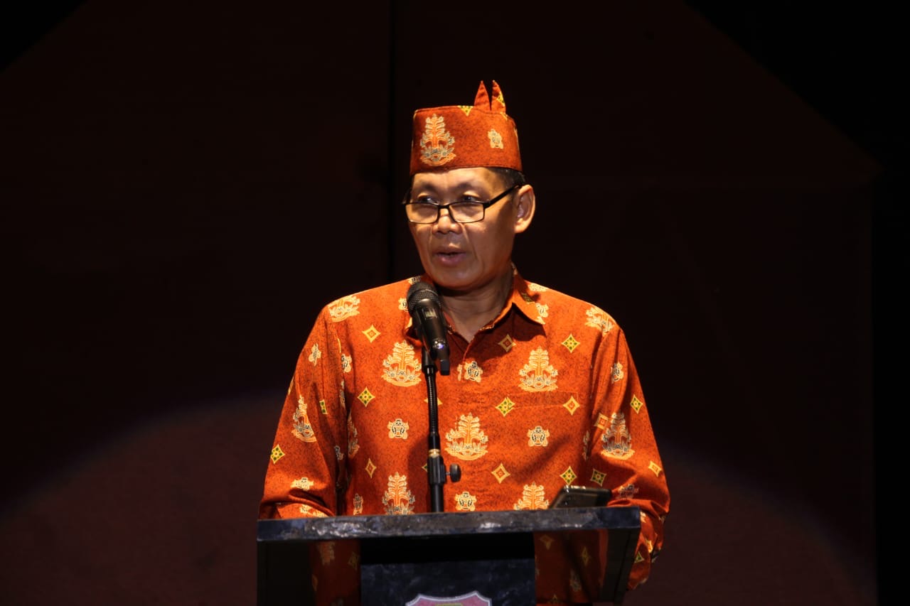Sahli Ekobang Yuas Elko Buka Gelar Pertunjukan Panggung Terbuka “Legenda Batu Bawui”