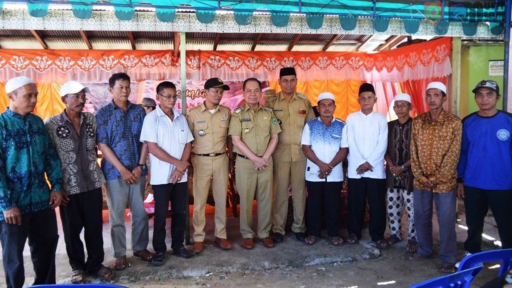 Bupati Resmikan Ambulan Desa Pulau Mambulau