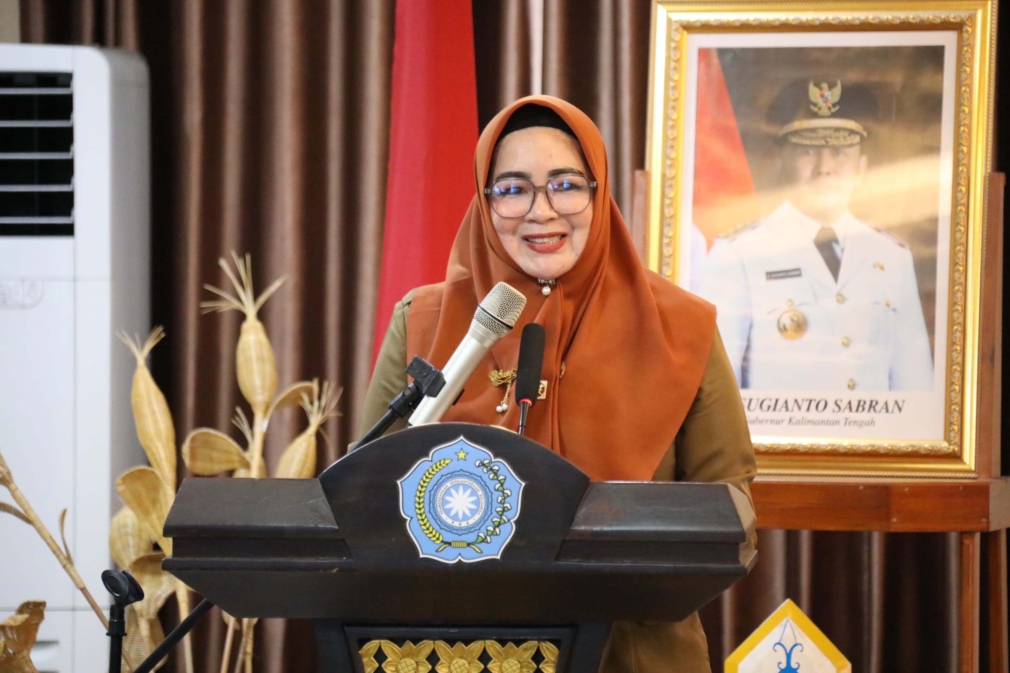Gali Potensi Pelaku Seni dan Budaya Kalteng, Disbudpar Gelar Sosialisasi Program AKI Tahun 2024 secara Hybrid