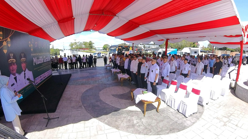 Kepala BAPPERIDA Prov. Kalteng Ikuti Kegiatan Pelepasan Mudik Gratis oleh Pemprov Kalteng