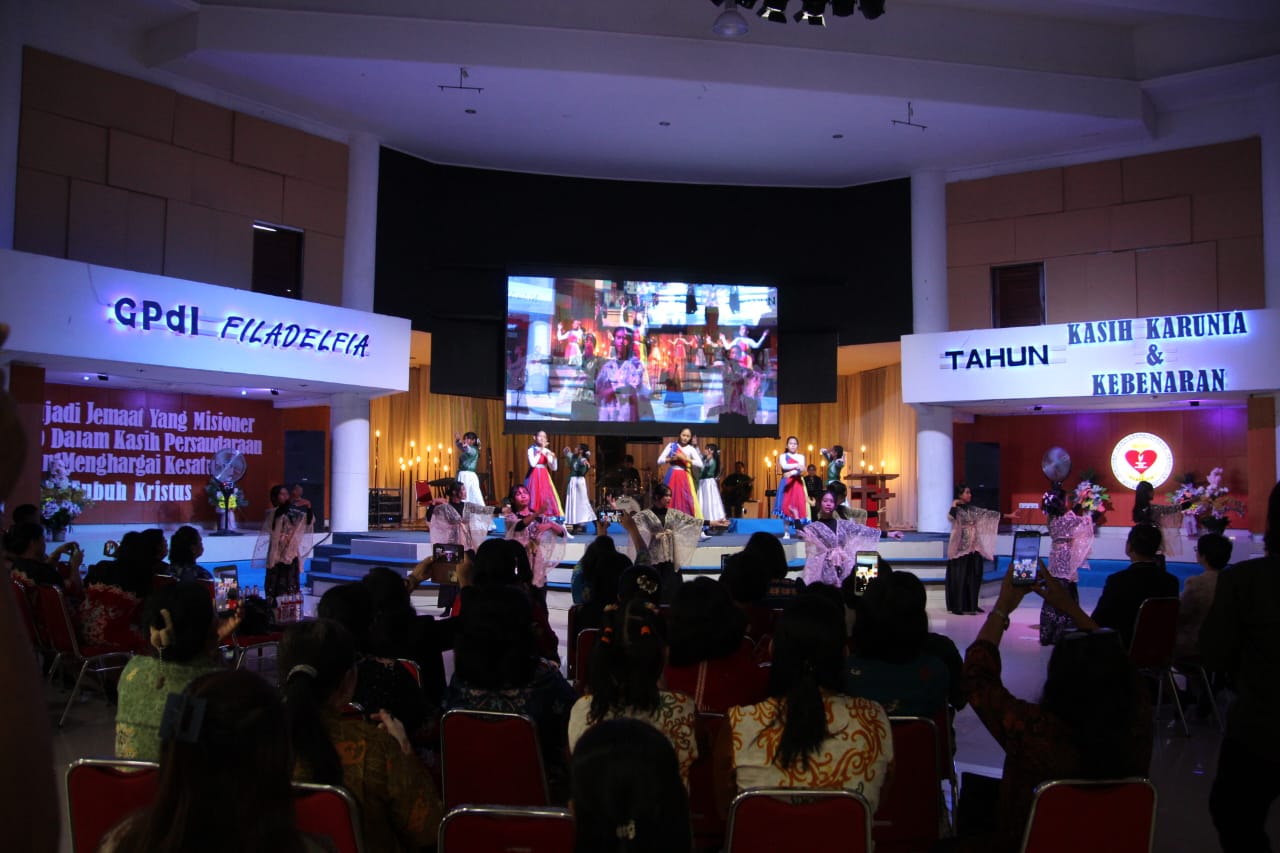 Mewakili Wagub, Kadis P3APPKB Kalteng Buka Serasehan Wanita Komisi Daerah Pelayanan Wanita Pantekosta