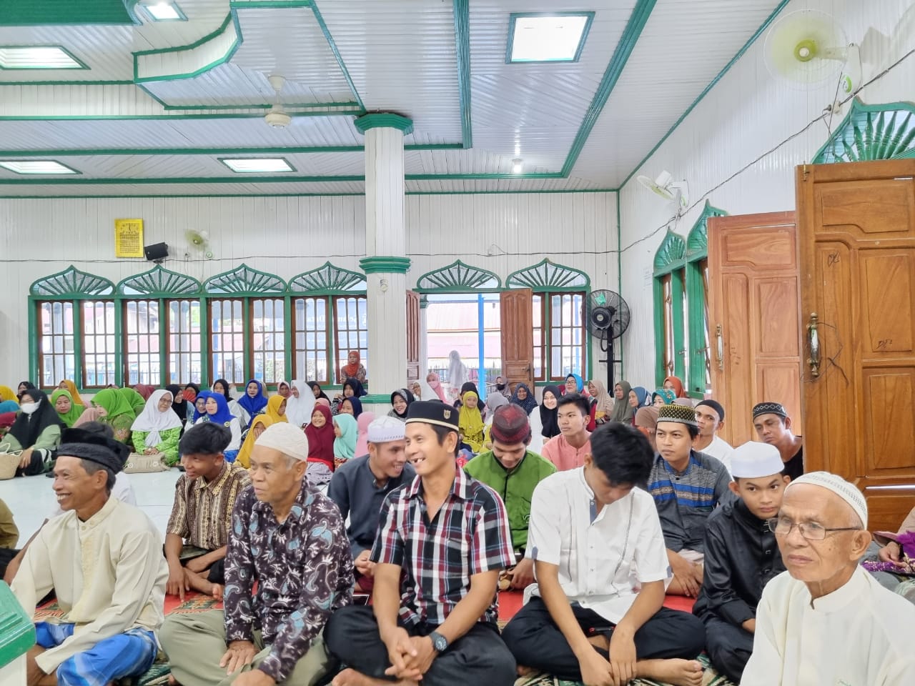 Pemprov. Kalteng Jalin Silaturahmi dengan Masyarakat Tumbang Sanamang Katingan Melalui Safari Ramadan di Masjid Al Fitriah