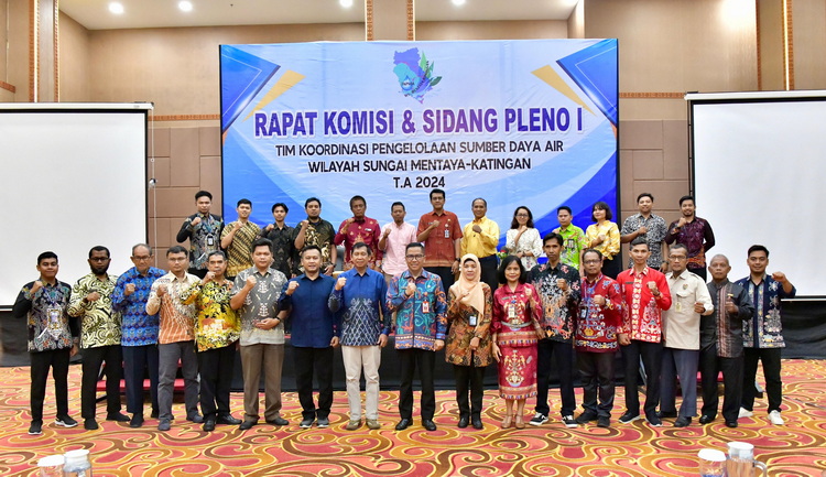Kepala Bappedalitbang Prov. Kalteng Buka Rapat Komisi dan Sidang Pleno I TKPSDA WS Mentaya-Katingan Tahun 2024