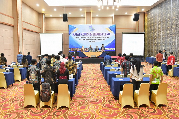 Kepala Bappedalitbang Prov. Kalteng Buka Rapat Komisi dan Sidang Pleno I TKPSDA WS Mentaya-Katingan Tahun 2024