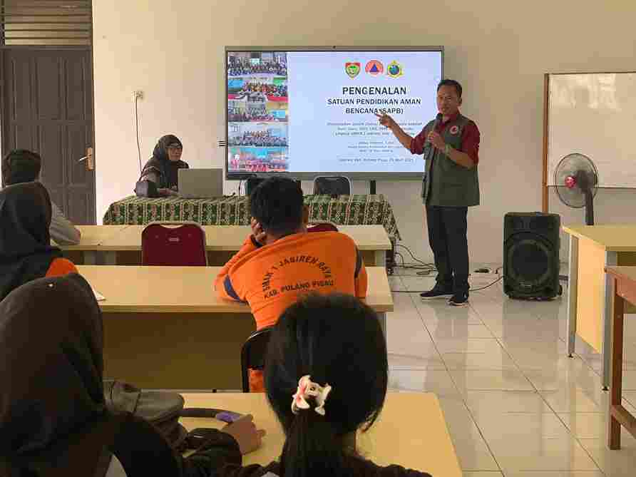 BPBD Prov. Kalteng Kolaborasi Bersama Disdik Prov. Kalteng Gelar Sosialisasi SPAB di SMAN 1 Kapuas Murung dan SMAN 1 Jabiren Raya