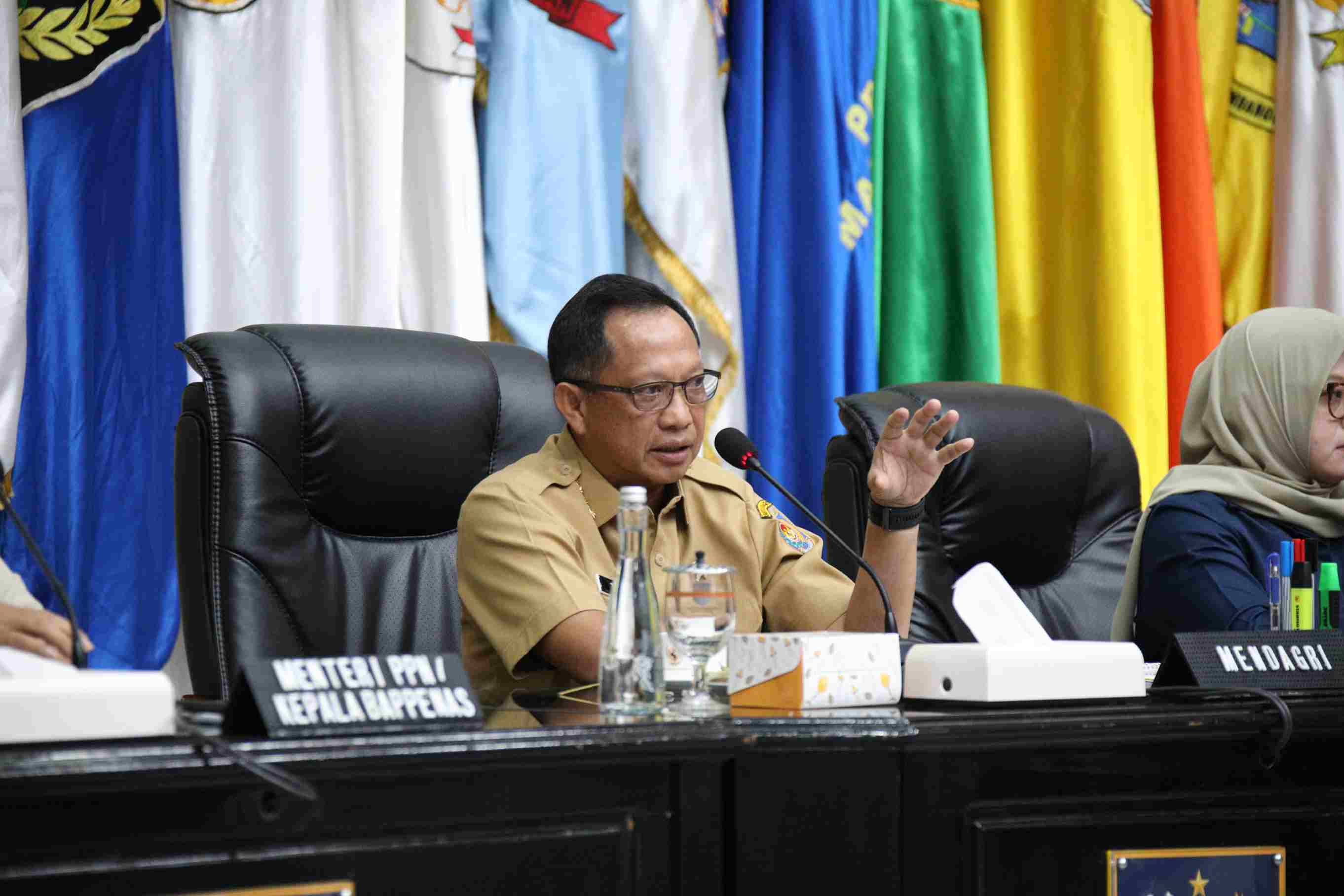 Mendagri Tegaskan Kepala Daerah Wajib Perhatikan Pertumbuhan Ekonomi
