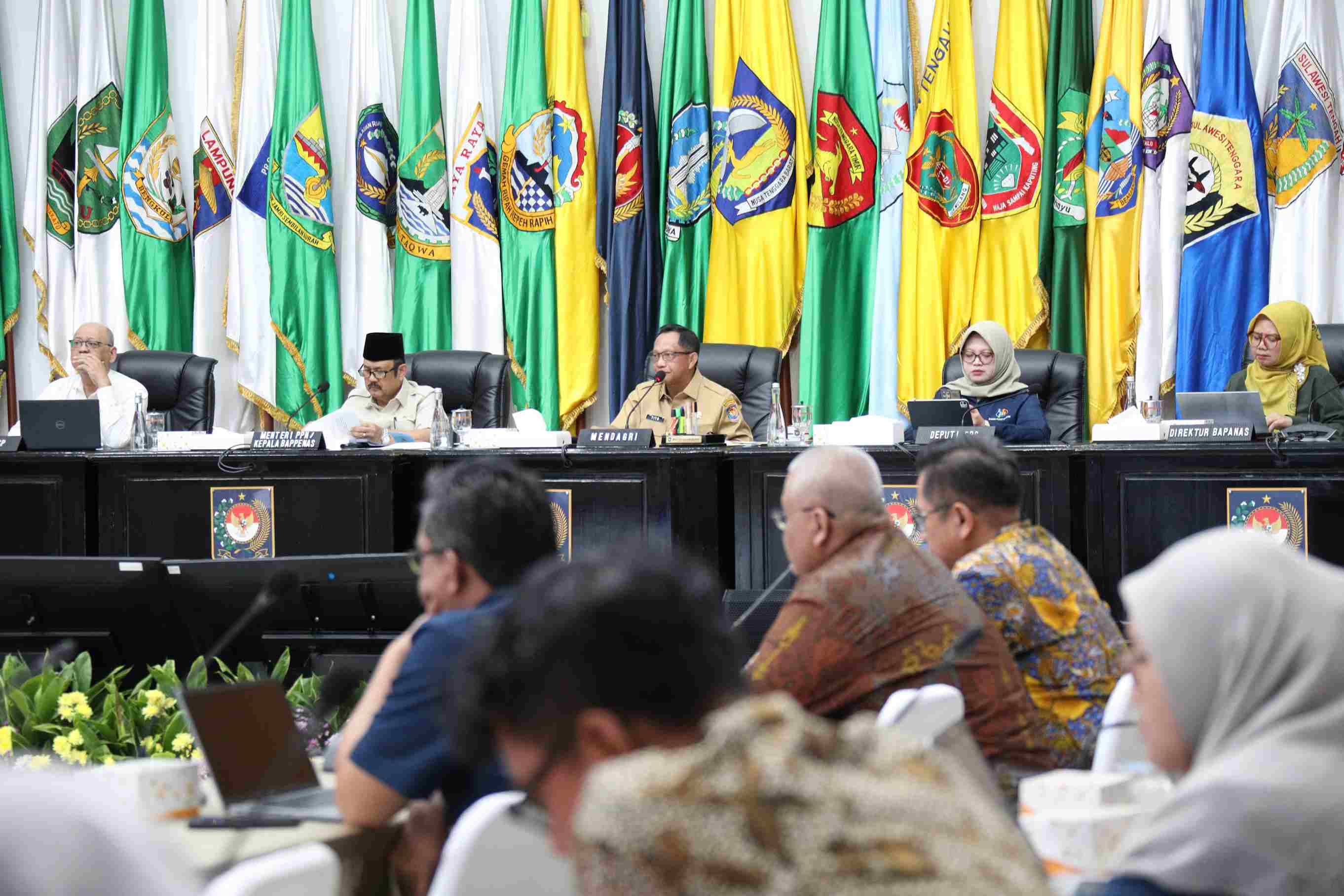 Mendagri Tegaskan Kepala Daerah Wajib Perhatikan Pertumbuhan Ekonomi