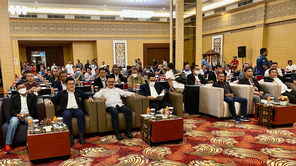 Sahli Gubernur Bidang Pemerintahan, Hukum dan Politik Herson B Aden Hadiri Kongres Luar Biasa ASPROV PSSI Kalteng