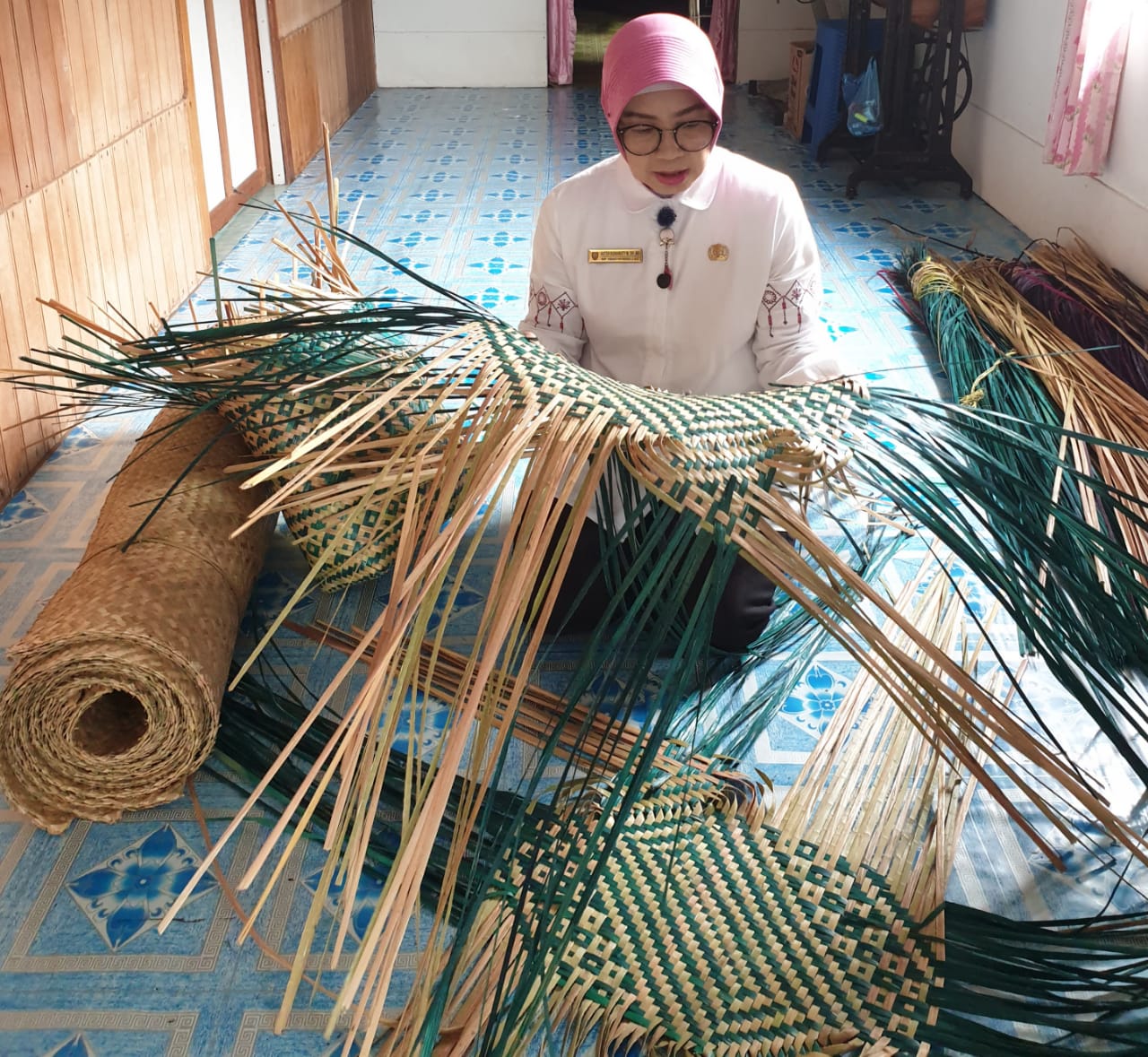 Ketua Harian Dekranasda Aster Bonawaty Buka Bimtek Peningkatkan Daya Saing dan Inovasi Produk Kerajinan Purun di Kabupaten Seruyan