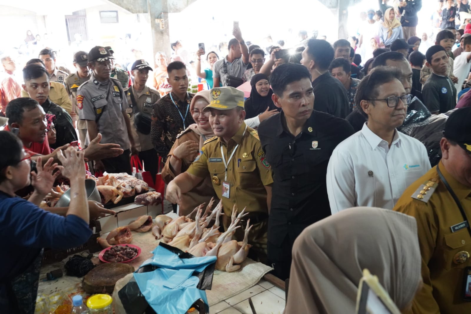 Hadir di Sampit, Gubernur Kalteng H. Sugianto Sabran Dampingi Kunker Presiden RI Joko Widodo ke Kabupaten Kotawingin Timur