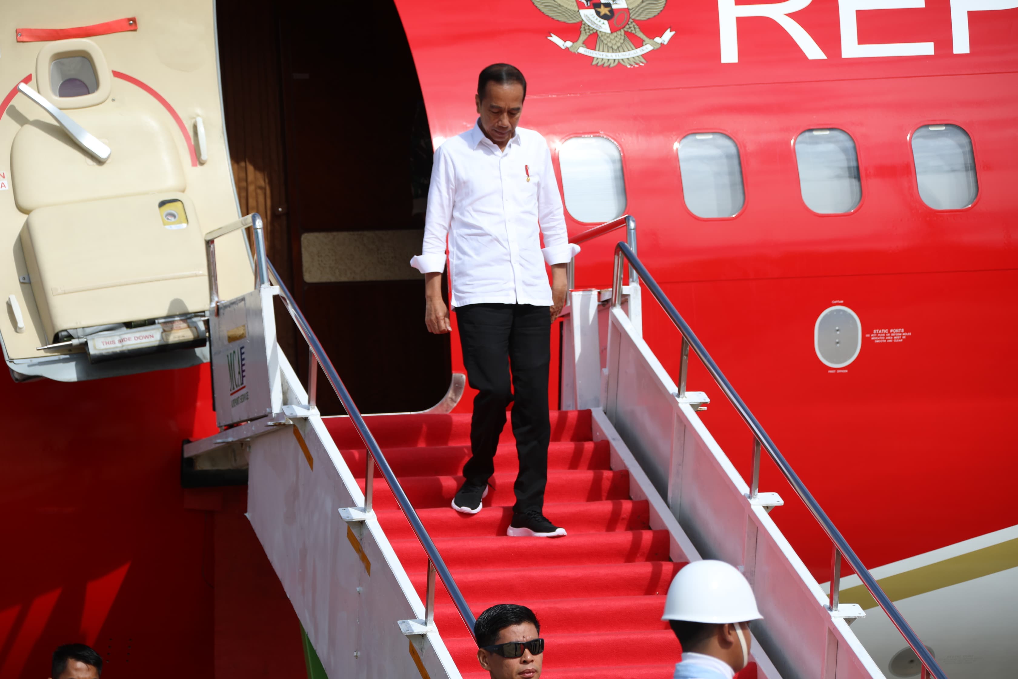 Gubernur Sugianto Sabran Sambut Kedatangan Presiden Joko Widodo di Bumi Tambun Bungai
