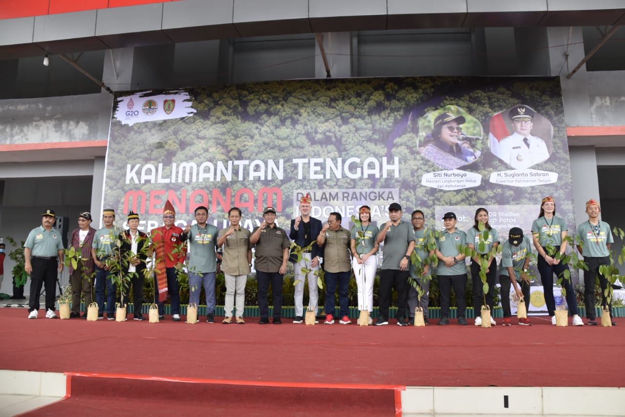 Wakil Gubernur Edy Pratowo Buka Kegiatan Kalimantan Tengah Menanam Tahun 2022