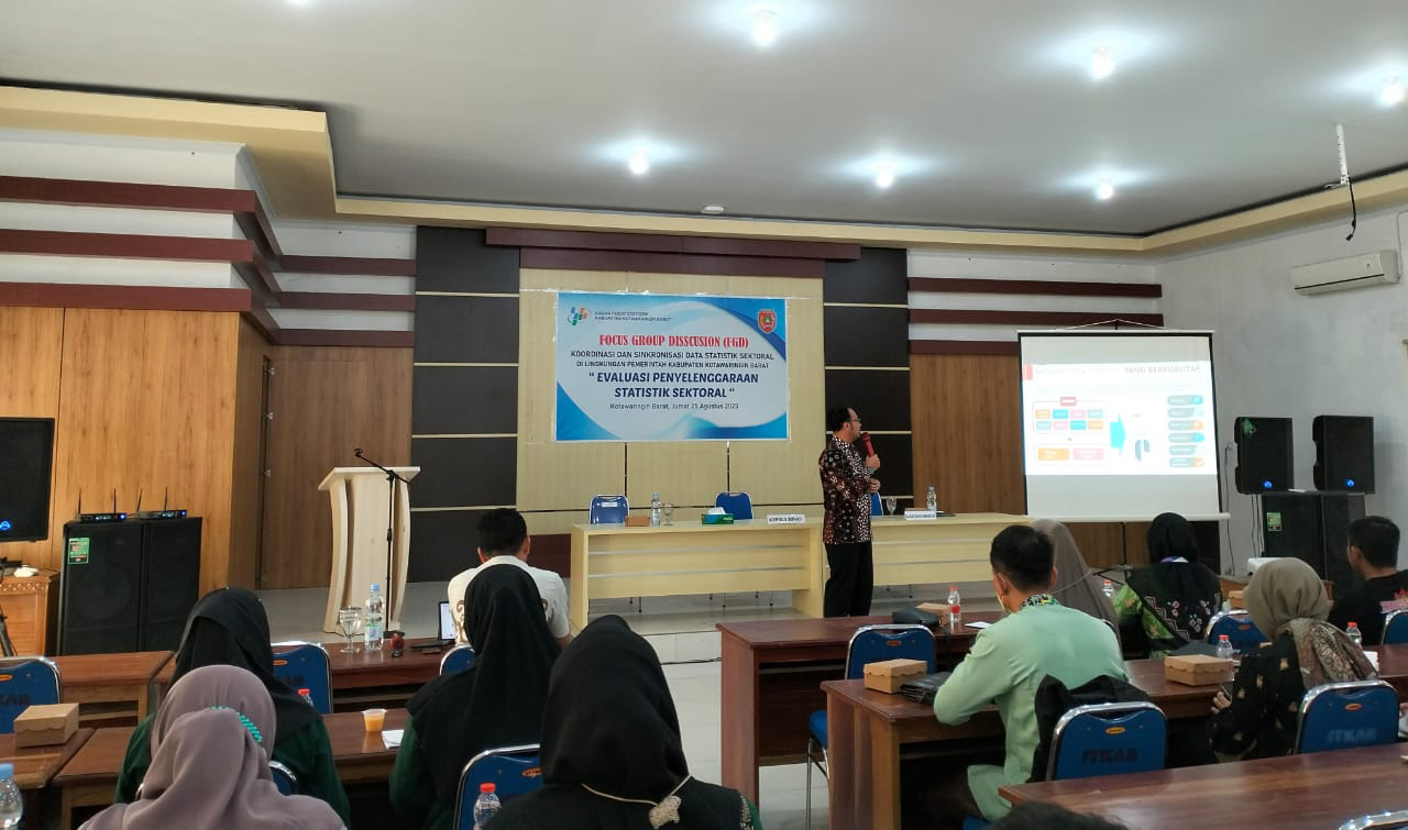 Kerja Sama dengan BPS, Dinas Kominfo Kobar Gelar FGD Koordinasi dan Sinkronisasi Data Statistik Sektoral