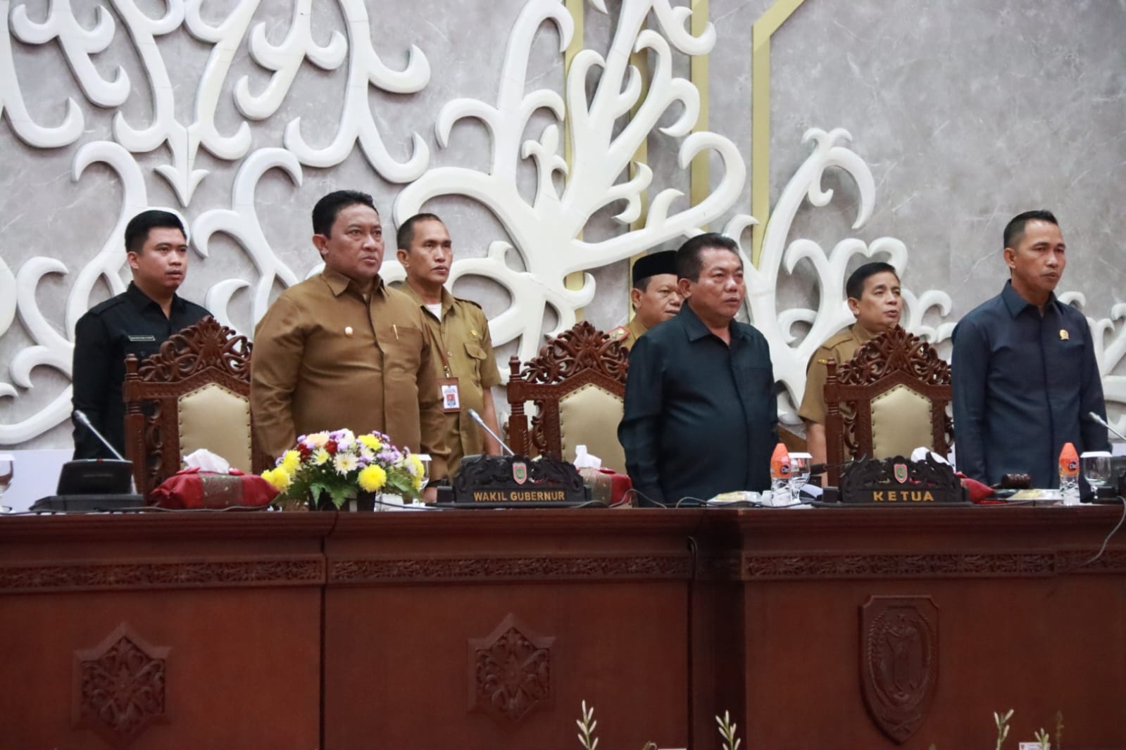 Hadiri Rapur ke-16 Penutupan Masa Persidangan II Tahun Sidang 2024, Wagub H. Edy Pratowo Tandatangani Nota Kesepakatan Dua Raperda Prov. Kalteng