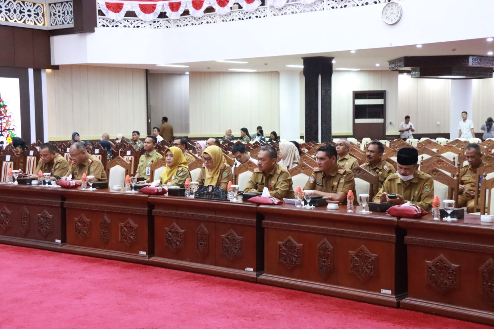 Hadiri Rapur ke-16 Penutupan Masa Persidangan II Tahun Sidang 2024, Wagub H. Edy Pratowo Tandatangani Nota Kesepakatan Dua Raperda Prov. Kalteng