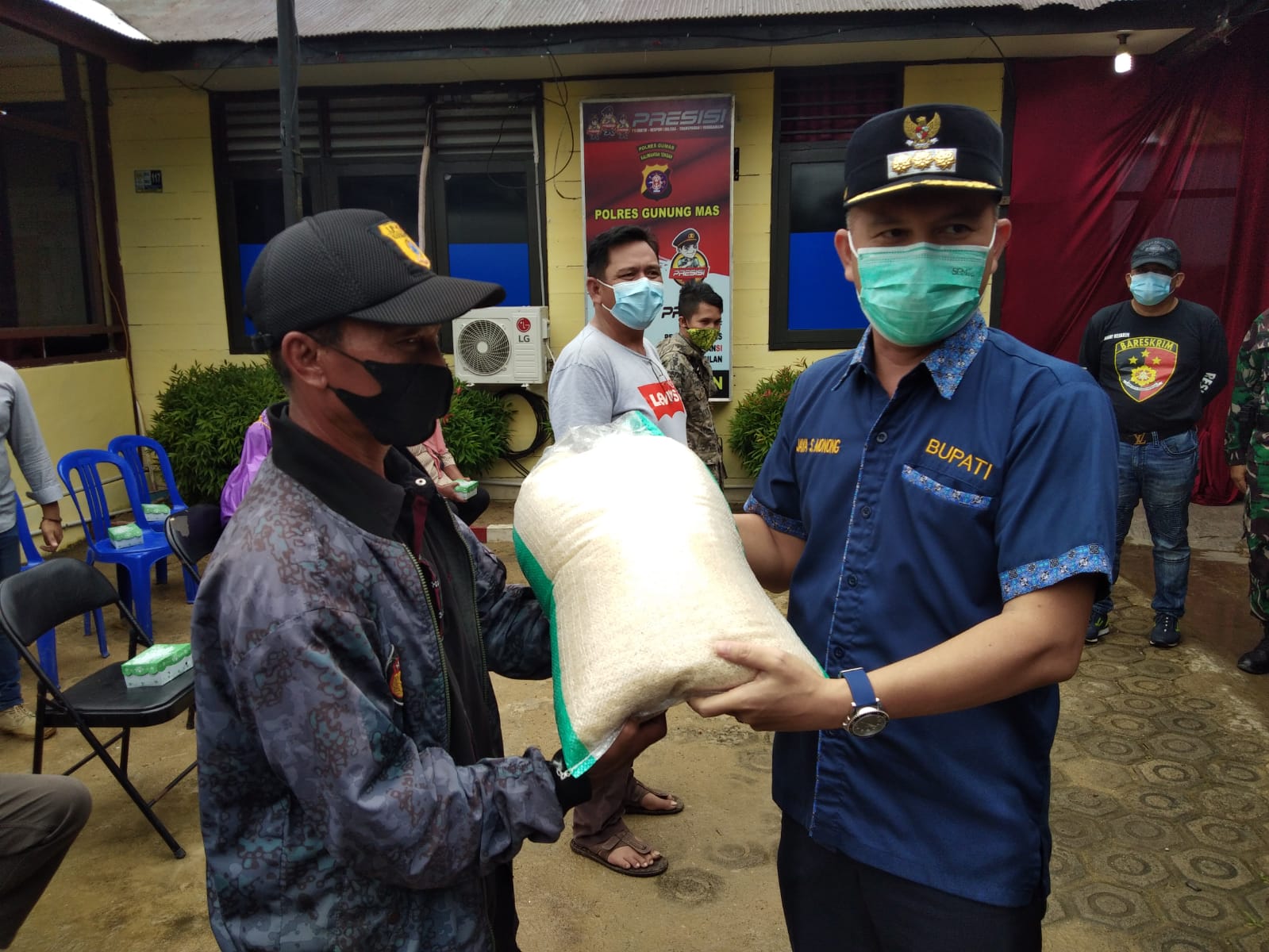  Vaksin Massal Pelajar Kecamatan Rungan Ditinjau Bupati Gunung Mas