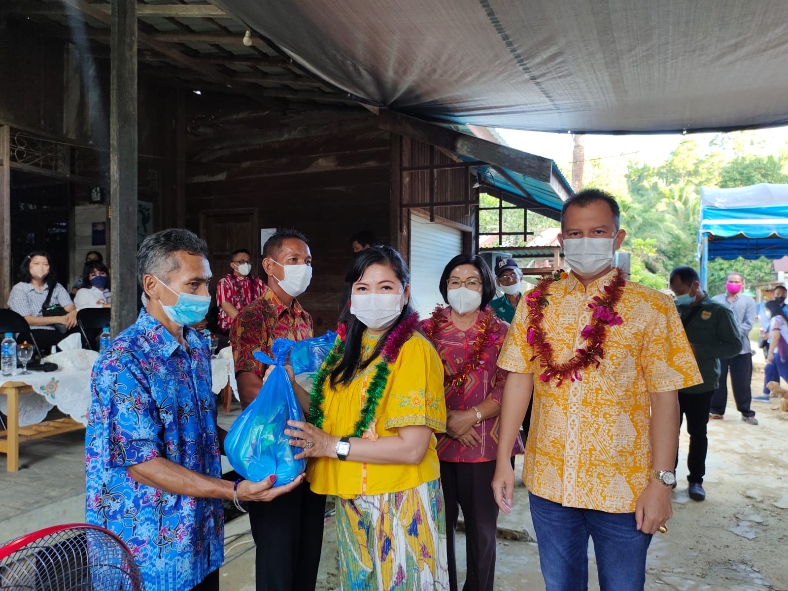  Bupati Gunung Mas Salurkan Bantuan Untuk Korban Banjir