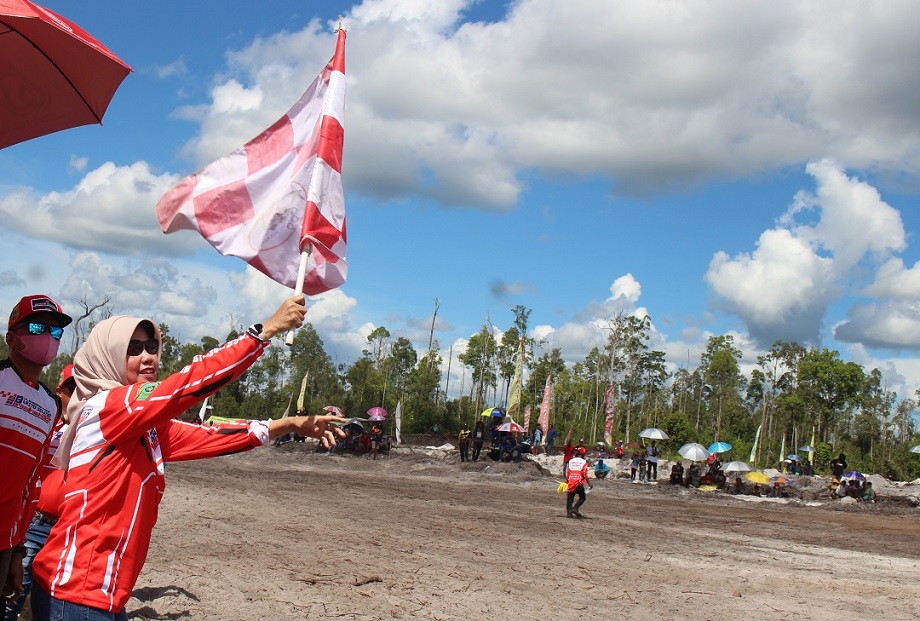 Perdana Setelah 13 Tahun, Pemkab Barsel Buka Kejurda Grasstrack Barito Selatan