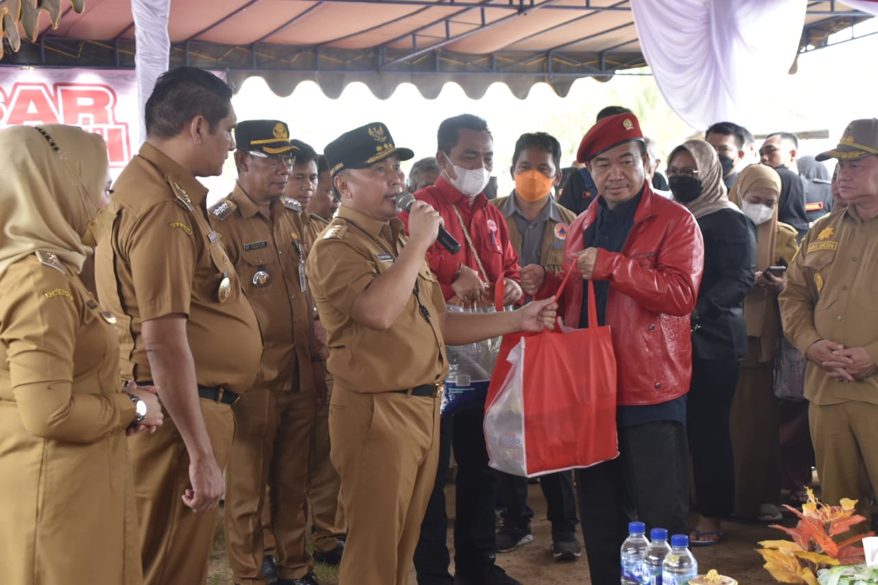 Gubernur Kalteng Bantu Masyarakat Terdampak Banjir di Kab. Seruyan