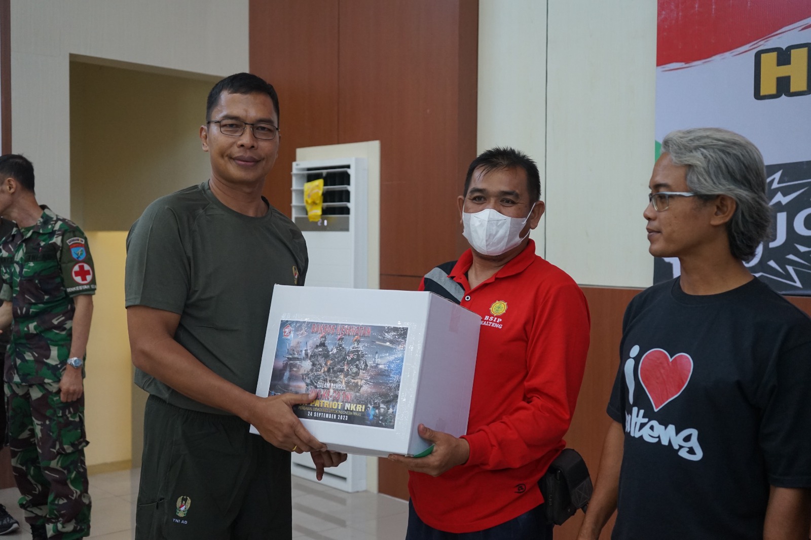 Korem 102/Pjg Gelar Bakti Sosial Dalam Rangka HUT TNI Ke-78 Tahun 2023