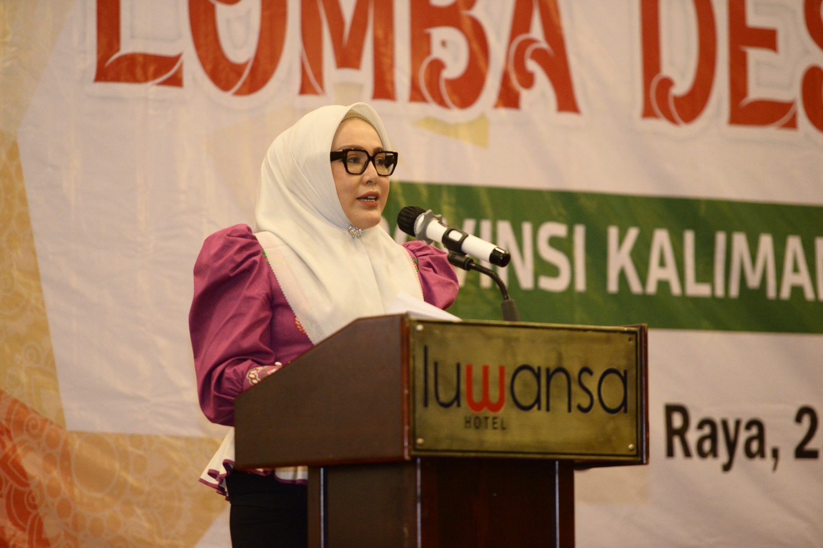 Kadisbudpar Adiah Chandra Sari Buka Malam Anugerah Lomba Desa Wisata Tingkat Provinsi Kalteng Tahun 2023