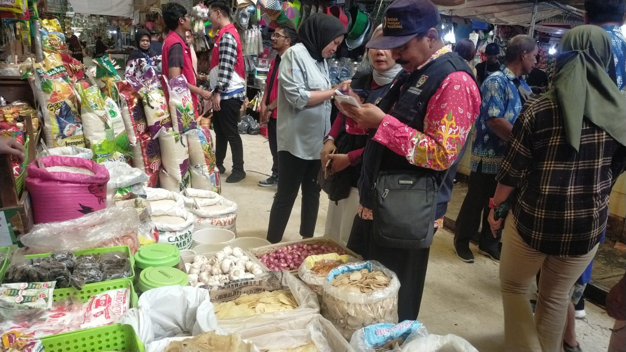 Tim Pengendalian Inflansi Daerah (TPID) Prov. Kalteng Sidak di Sejumlah Pasar