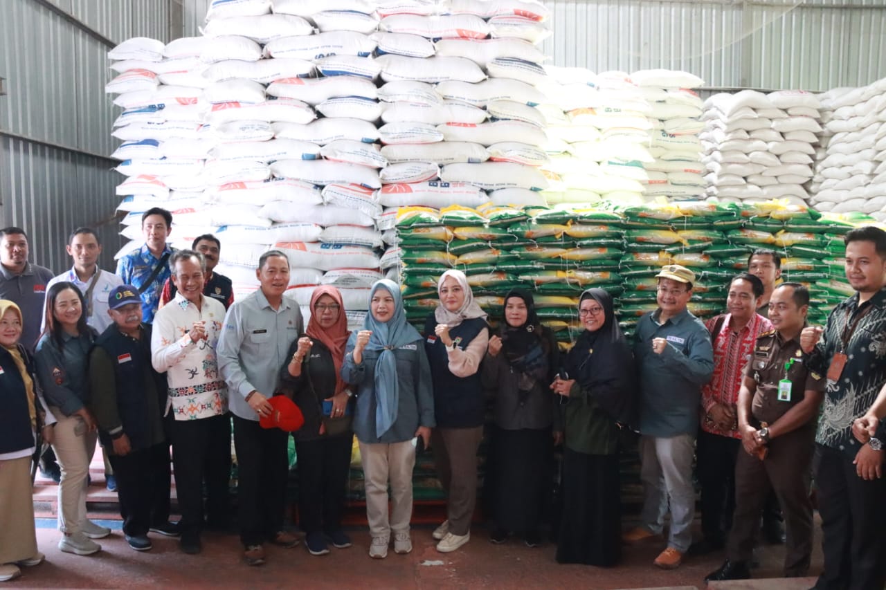 Tim Satgas Ketahanan Pangan dan TPID Provinsi Kalteng Lakukan Pemantauan Harga Pangan di Pasar Tradisional serta Distributor di Kota Palangka Raya