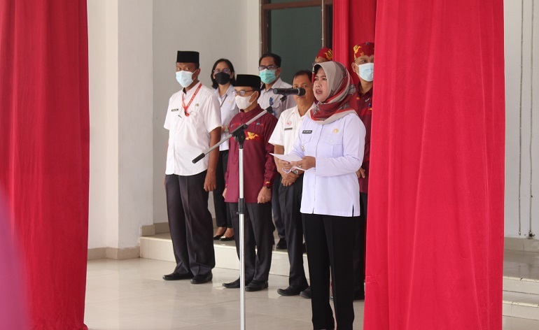 Pj. Bupati Bupati Barito Selatan Lisda Arriyana Lepas Kafilah Kab. Barsel Ikuti Festival Seni Qasidah IX Tingkat Prov. Kalteng