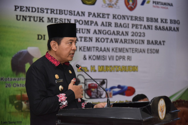 518 Petani Kobar Terima Paket Bantuan Pompa Air Berbahan Bakar Gas