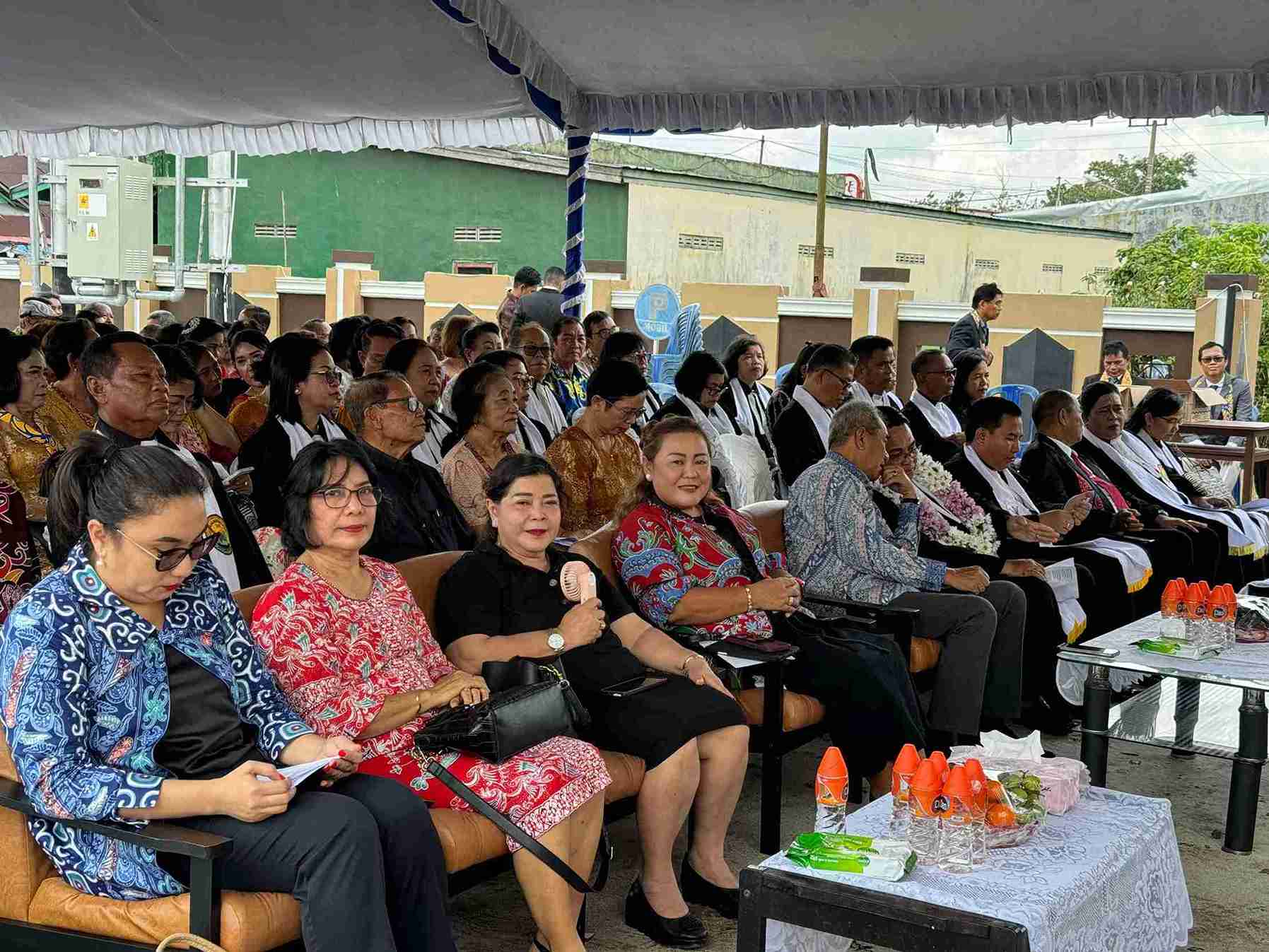 Hadiri Peresmian Gedung Pastori Jemaat GKE Sinar Kasih, Plt. Karo Pemerintahan dan Otda Harapkan Jemaat Optimalkan Pembangunan Iman Kepada Tuhan