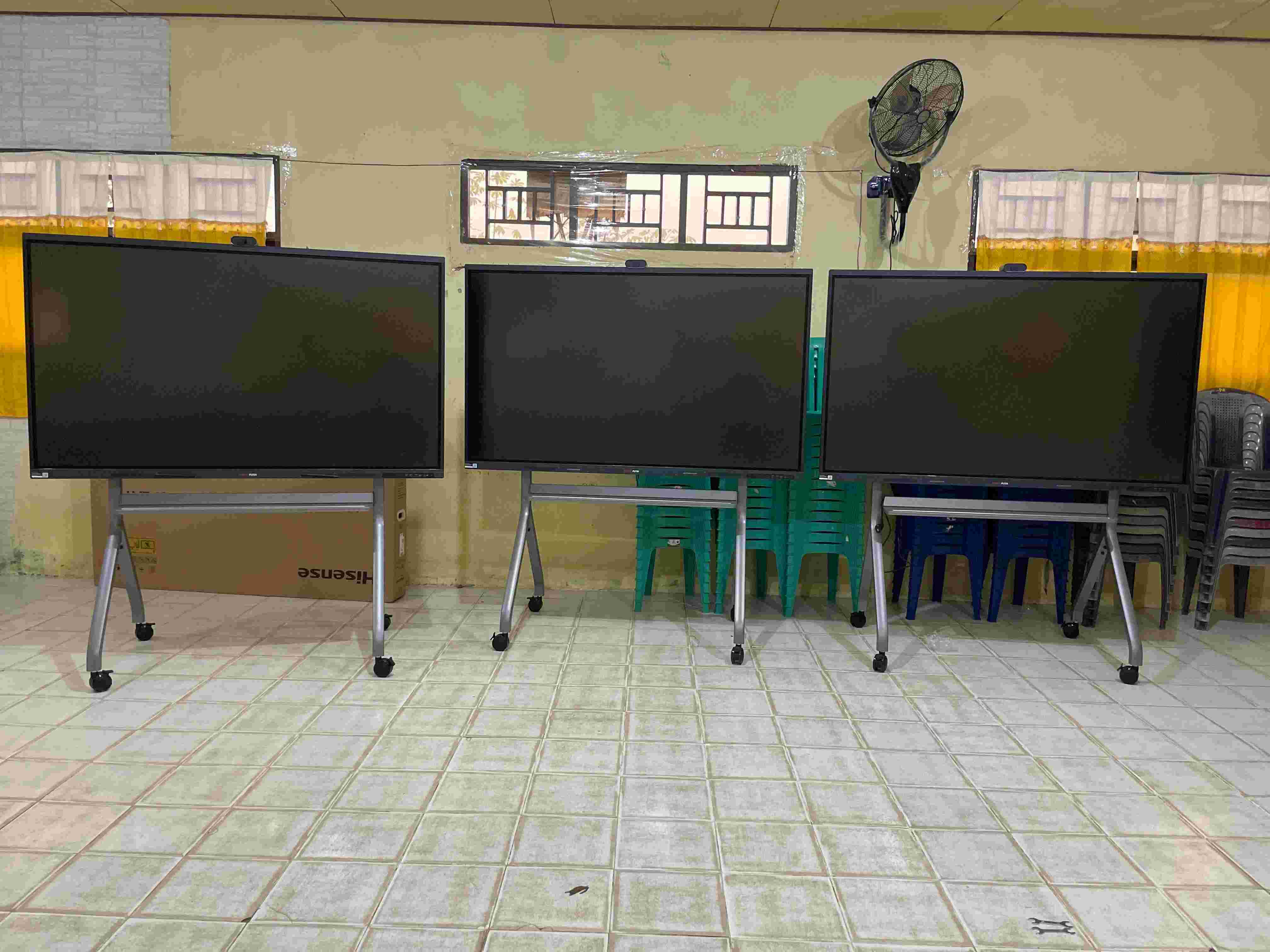 SMAN 1 Hanau Terima Tiga TV Interaktif, Perkuat Digitalisasi Pembelajaran