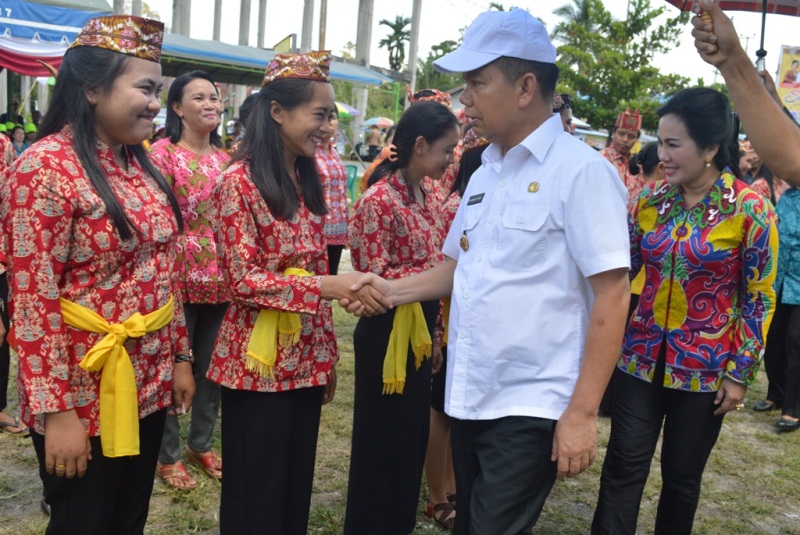 Bupati Lepas Kontingen Tandak Intan Kaharingan