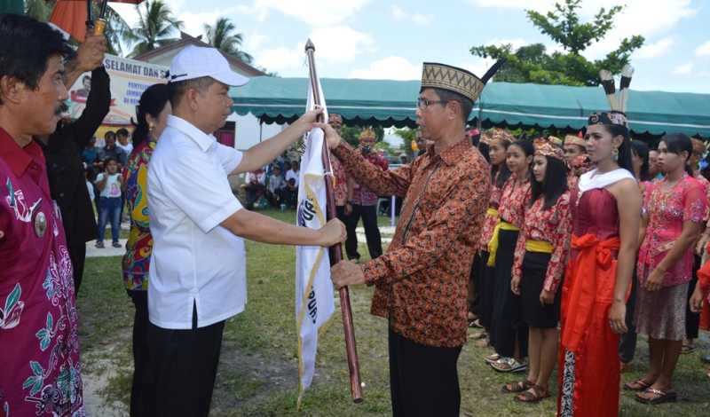 Bupati Lepas Kontingen Tandak Intan Kaharingan