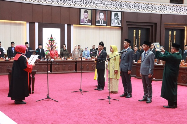 Wakil Gubernur Edy Pratowo Hadiri Rapur Pengucapan Sumpah Jabatan Pimpinan DPRD Provinsi Kalteng Masa Jabatan Tahun 2024 – 2029