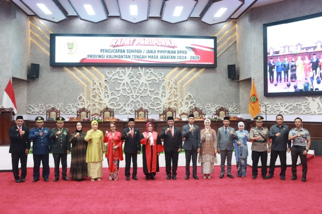 Wakil Gubernur Edy Pratowo Hadiri Rapur Pengucapan Sumpah Jabatan Pimpinan DPRD Provinsi Kalteng Masa Jabatan Tahun 2024 – 2029