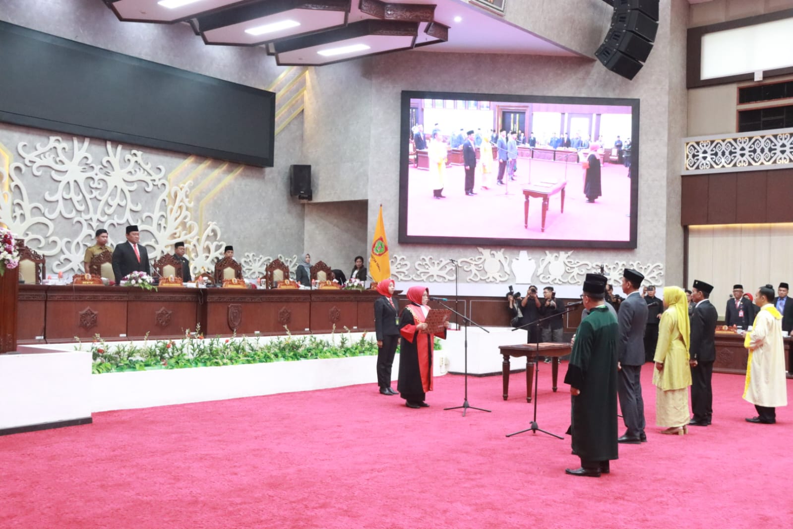 Kepala Bappedalitbang Ucapkan Selamat Atas Pelantikan Unsur Pimpinan DPRD Prov. Kalteng Masa Jabatan 2024-2029