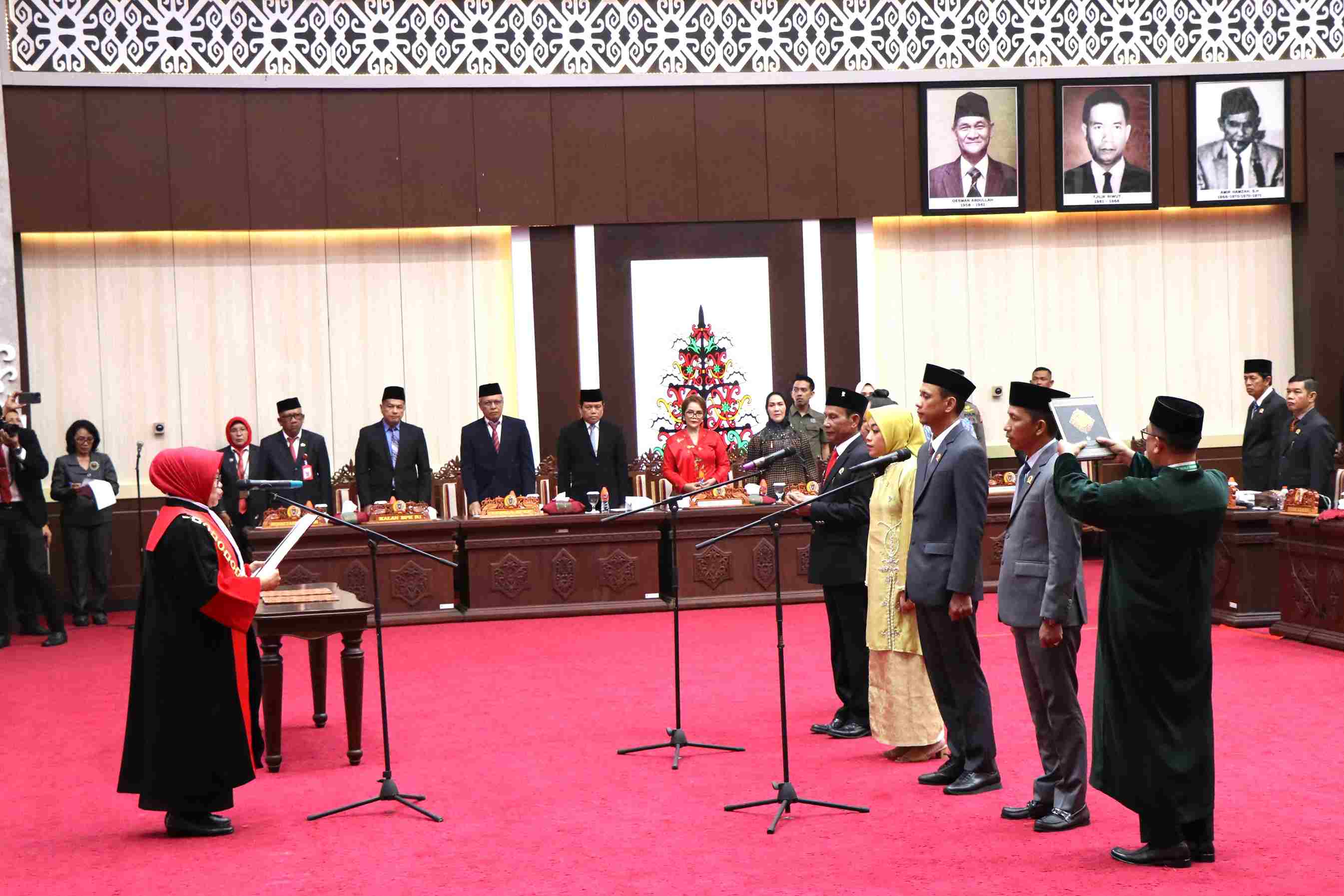 Hadiri Rapat Paripurna Pengucapan Sumpah Jabatan Pimpinan DPRD Prov. Kalteng, Kepala BKD Prov. Kalteng Harapkan Hubungan Kerja yang Makin Erat